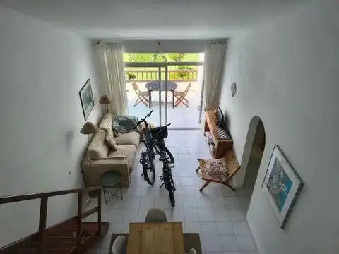 Wohnzimmer von Dachboden zum Verkauf in Pals mit Terrasse, Möbliert und Gemeinschaftspool