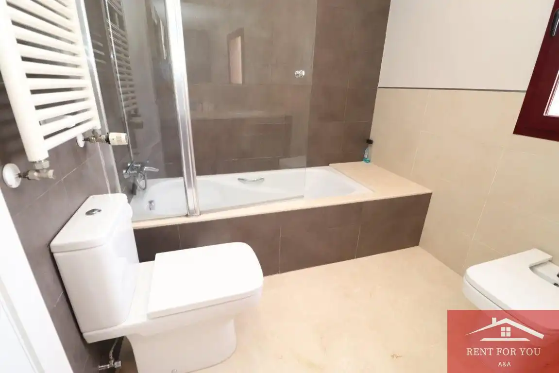 Badezimmer von Haus oder Chalet zur Miete in Coín mit Klimaanlage, Heizung und Privatgarten