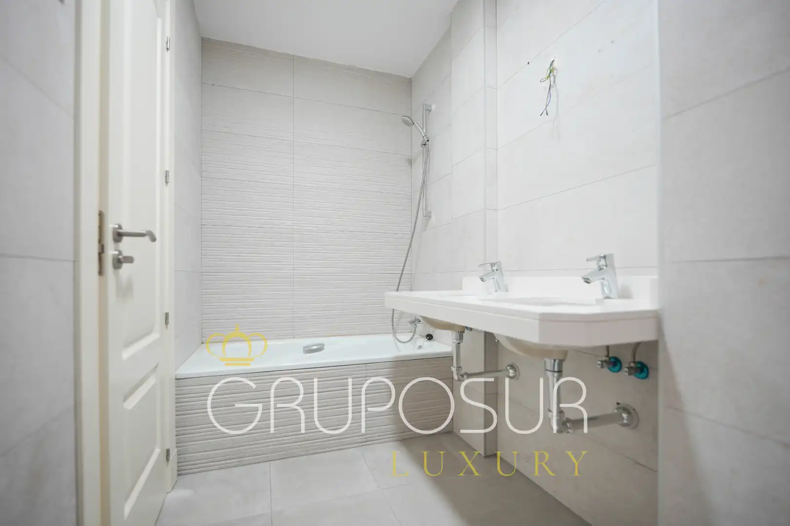 Badezimmer von Dachboden zum Verkauf in Valladolid mit Heizung, Parkett und Abstellraum