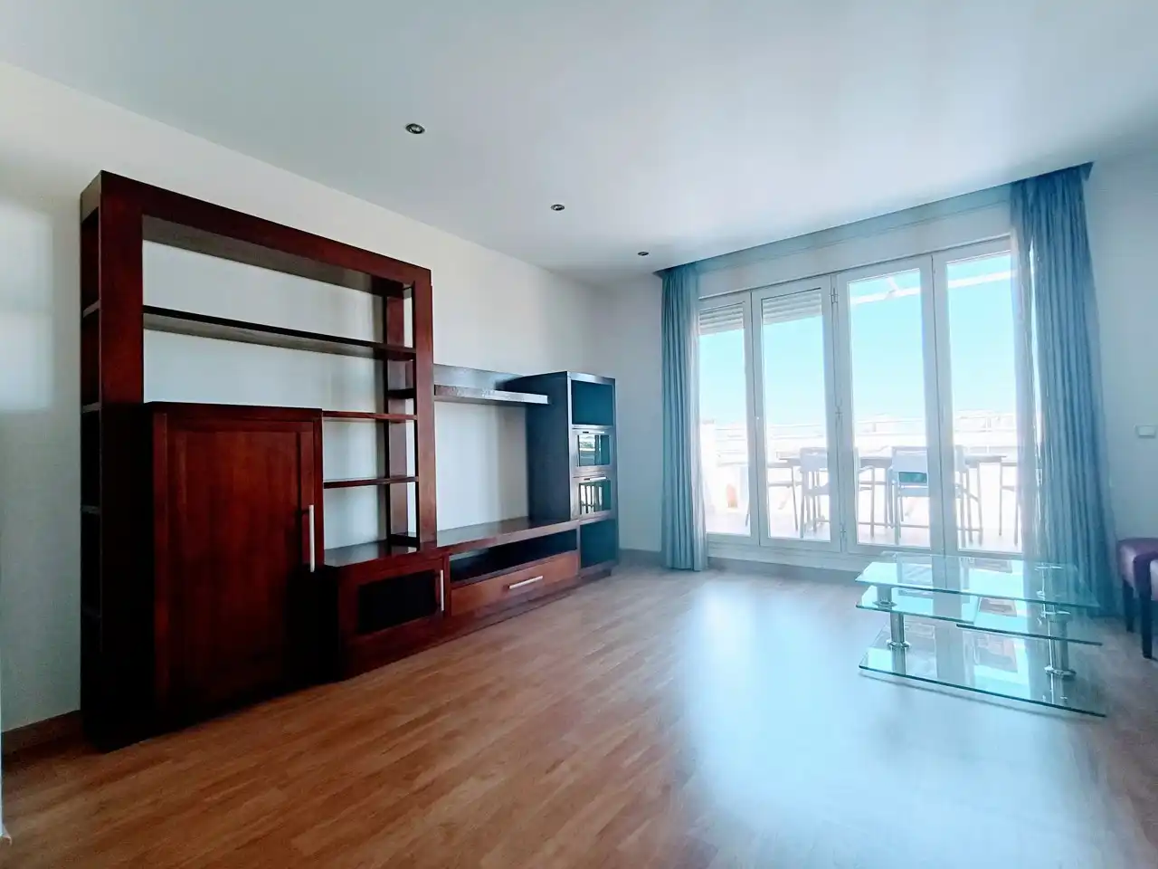 Sala de estar de Ático de alquiler en Madrid con Aire acondicionado, Calefacción y Terraza