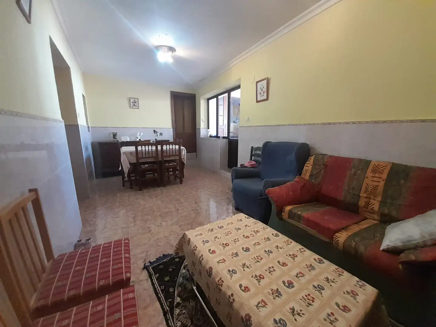 Sala d'estar de Casa adosada en venda en Puertollano amb Aire condicionat i Traster
