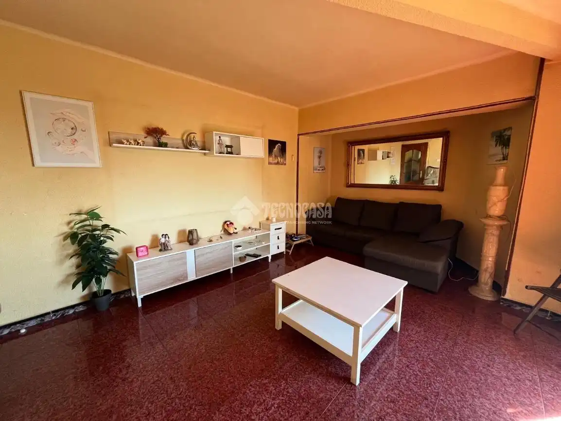 Piso con balcón en venta en Linarejos, imagen 3