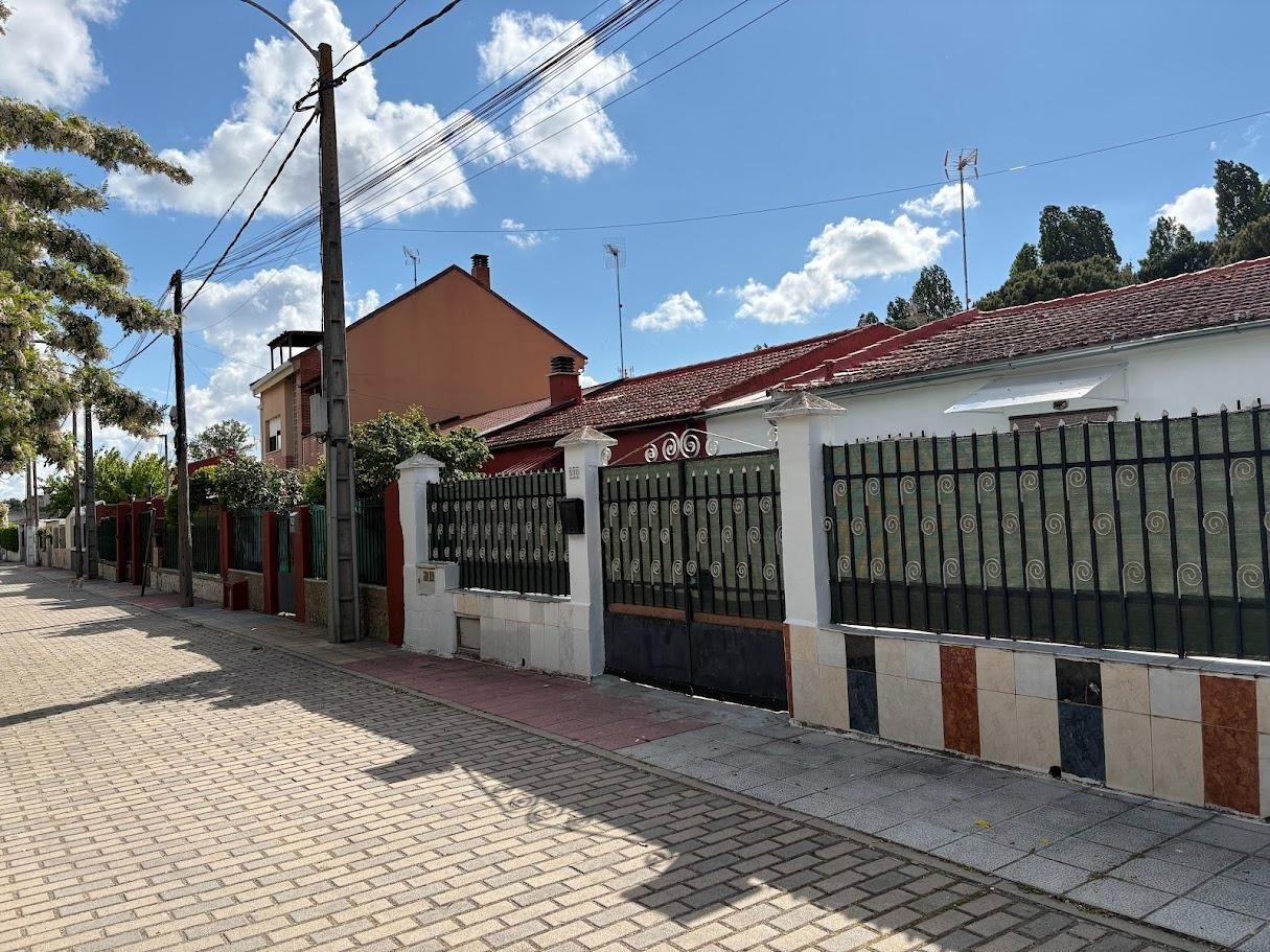 Exterior view of House or chalet for sale in Valladolid Capital  with Heating and Storage room