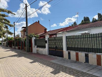 Exterior view of House or chalet for sale in Valladolid Capital  with Heating and Storage room