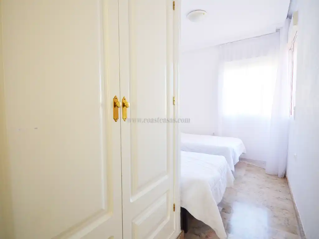 Habitación de Apartamento en venta en Orihuela con Aire acondicionado, Calefacción y Terraza