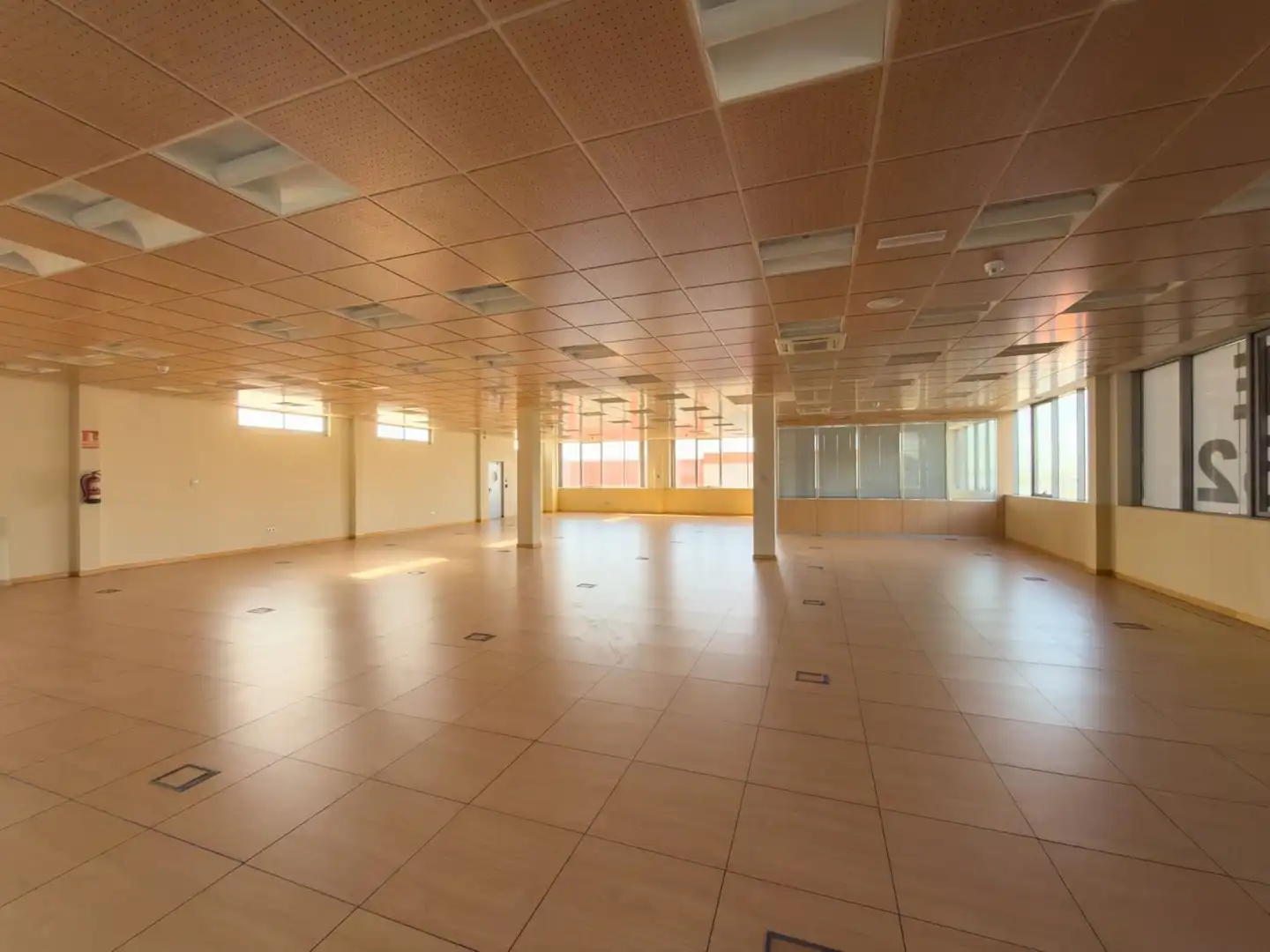 Gemischtgenutztes Gebäude zum Verkauf in Montserrat - Parque Empresarial, imagen 8