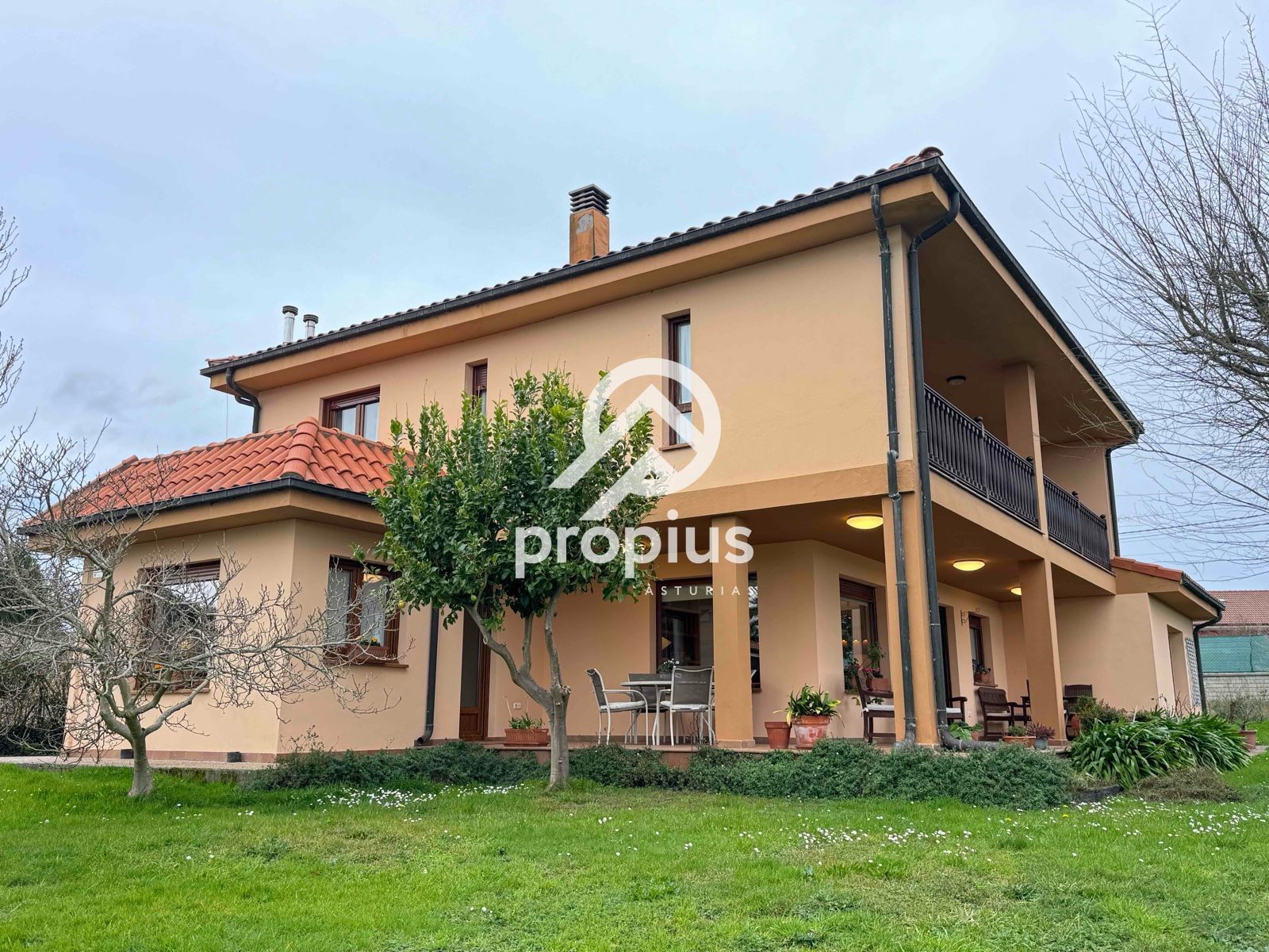 Exterior view of House or chalet for sale in Oviedo   with Heating, Parquet flooring and Storage room