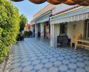 Vista exterior de Casa adosada en venda en Elche / Elx amb Terrassa