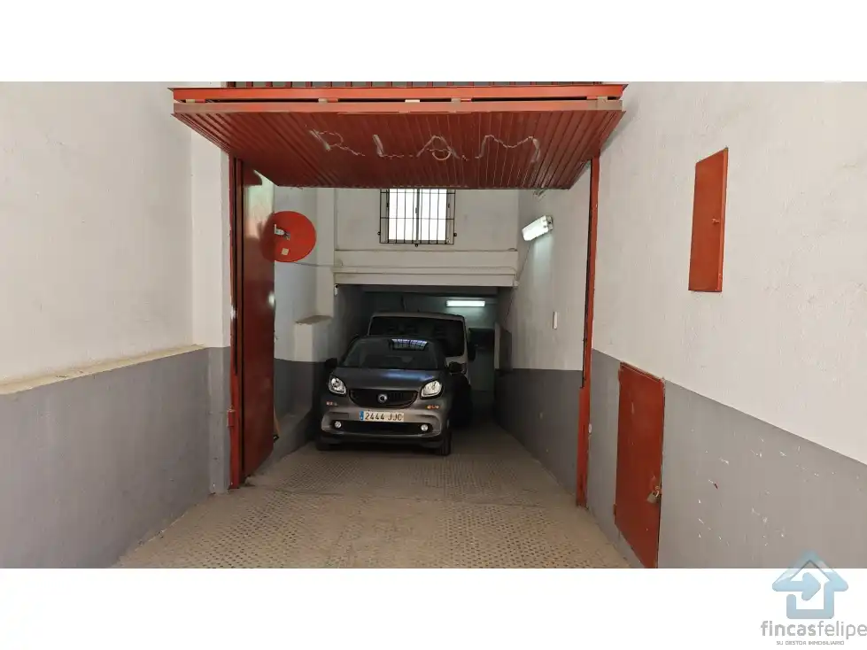 Parking de Local en venta en Madrid con Calefacción