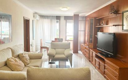 Living room of Flat for sale in  Santa Cruz de Tenerife Capital  with Air Conditioner and Balcony