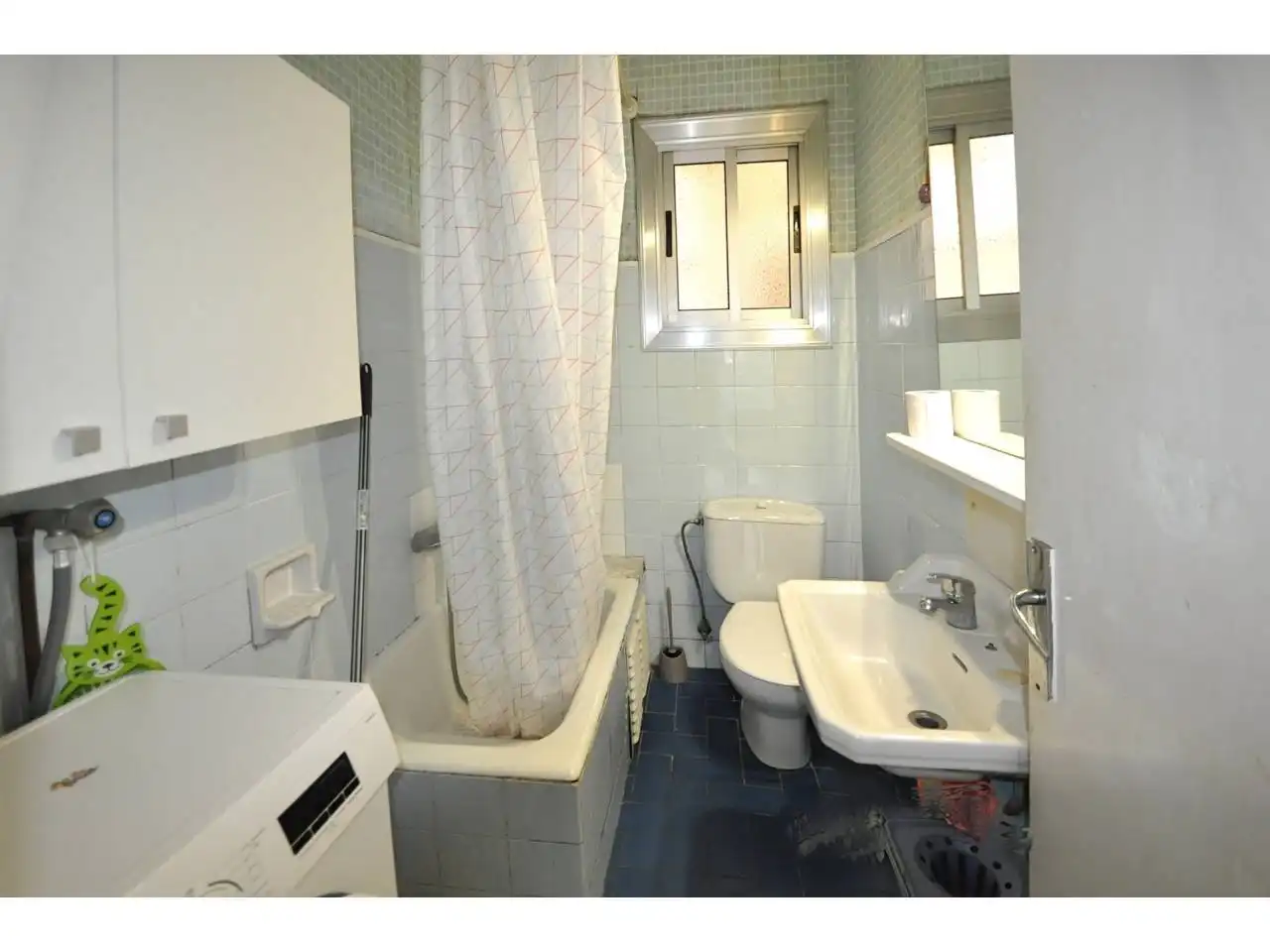 Bathroom of Flat for sale in Blanes  with Heating and Community pool