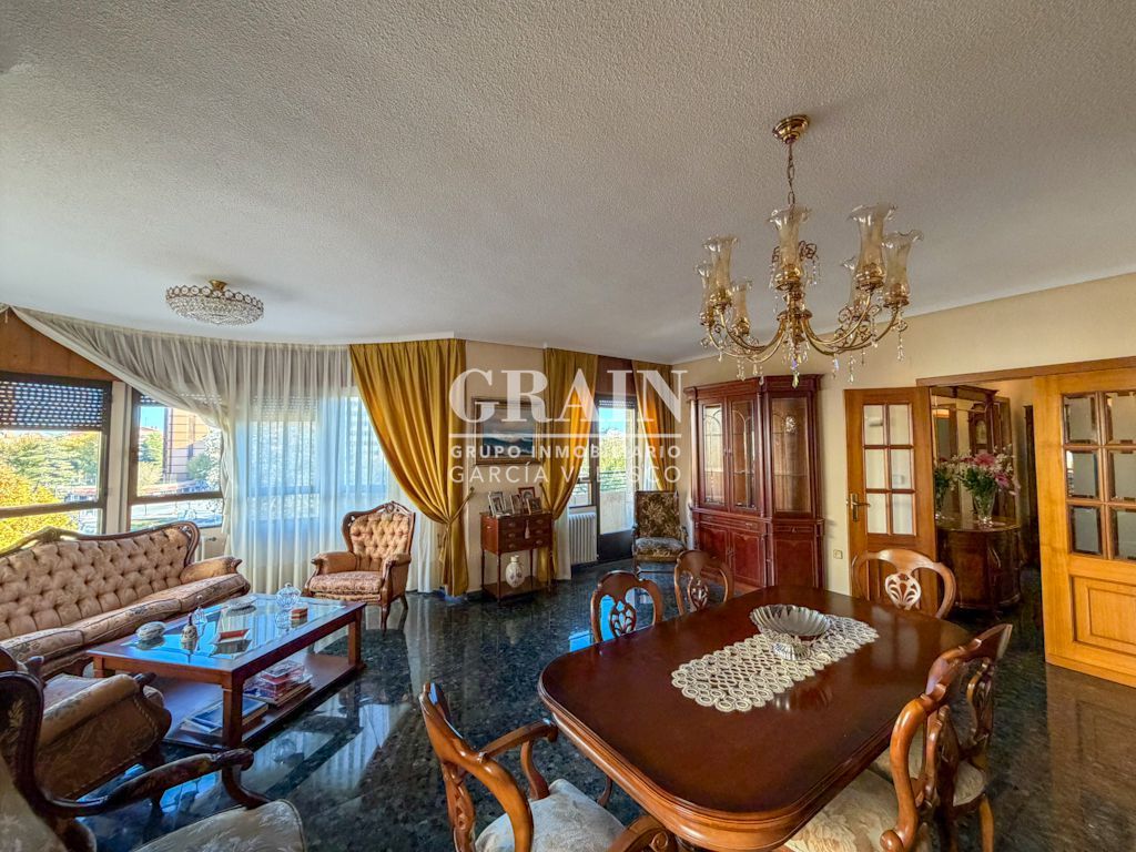 Sala d'estar de Pis en venda en  Albacete Capital amb Calefacció, Traster i Balcó