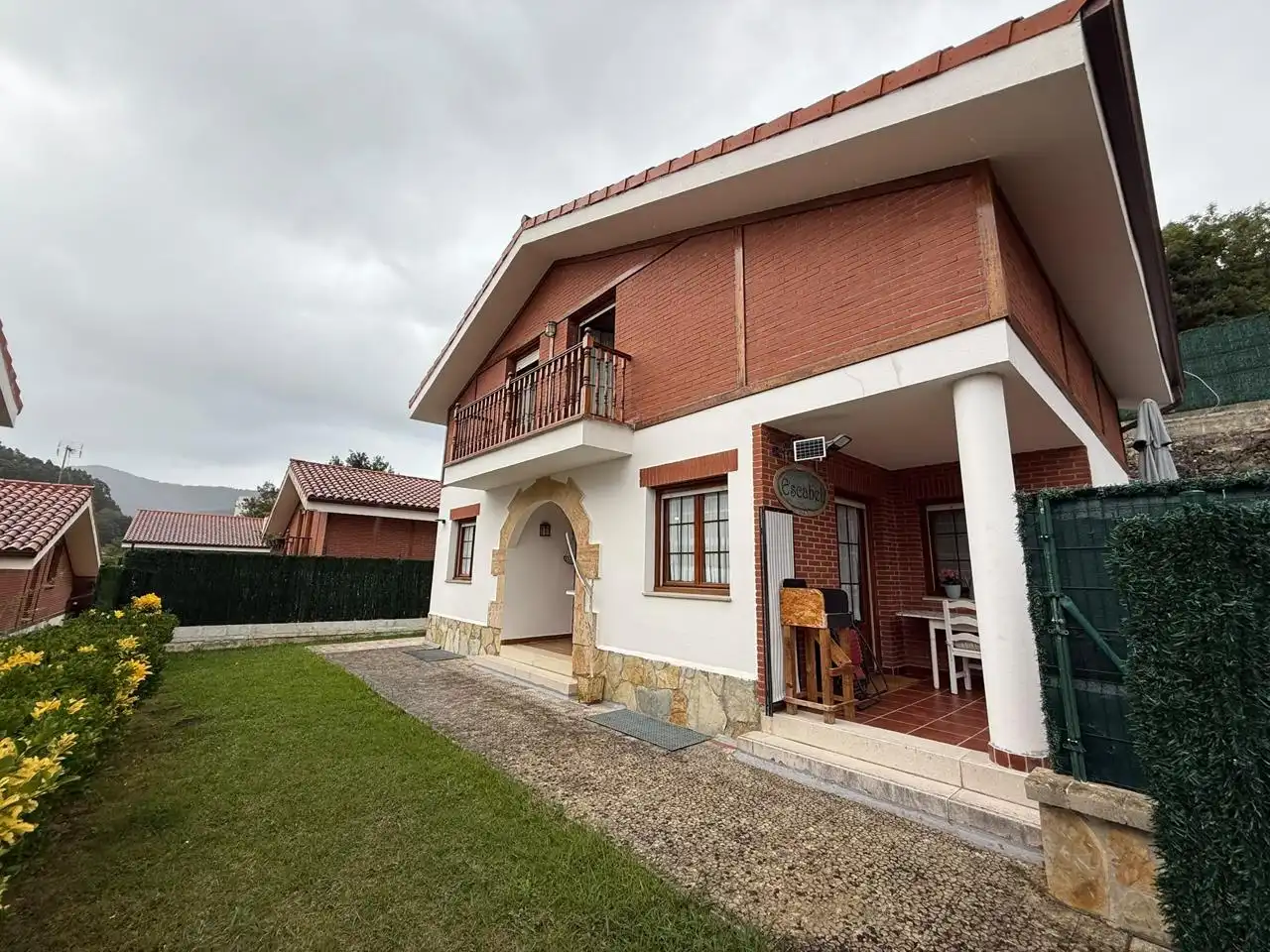 Casa con jardín en venta en Barrio Sámano, imagen 2