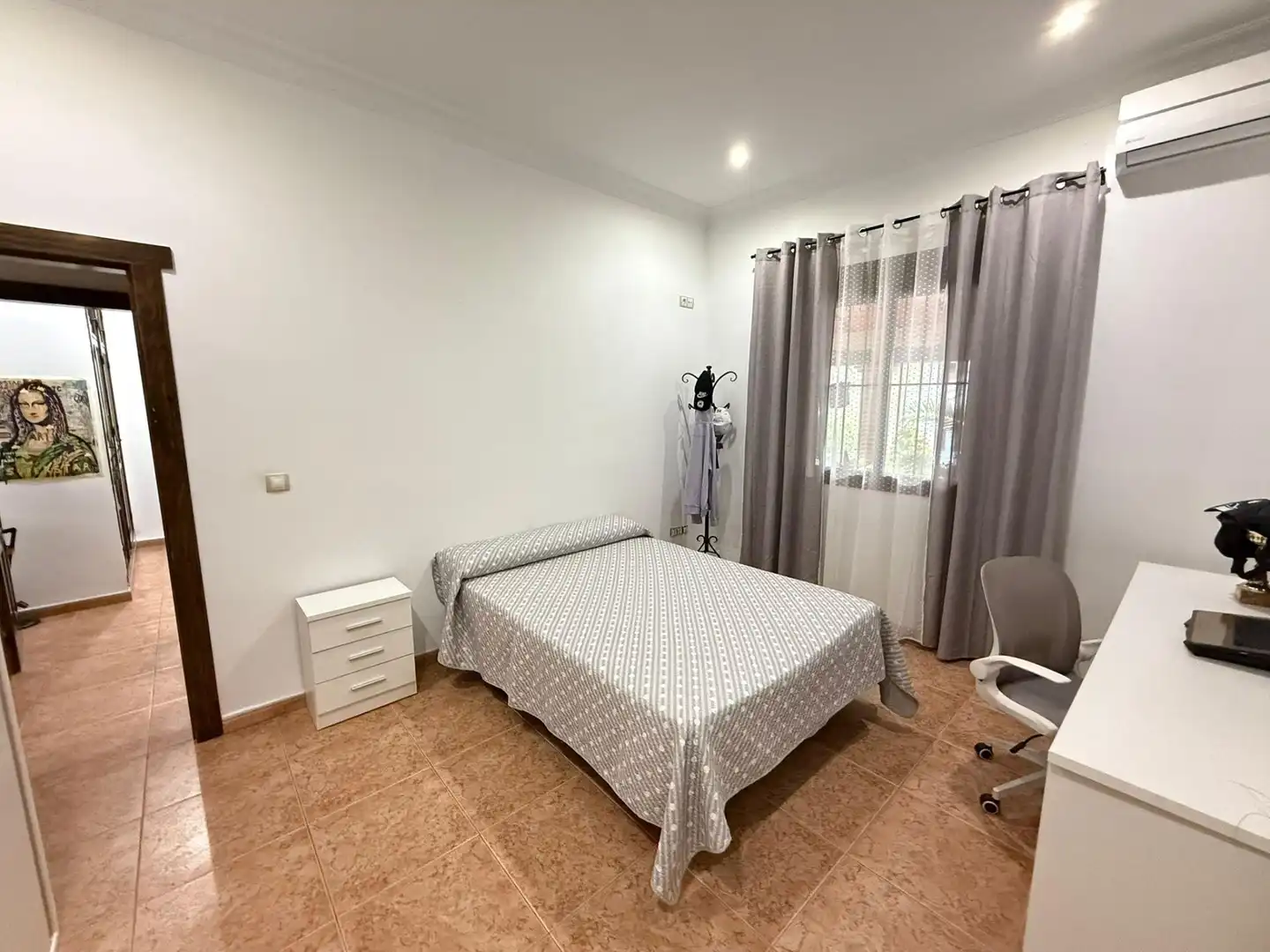 Dormitori de Finca rústica en venda en Alameda amb Aire condicionat, Jardí privat i Terrassa