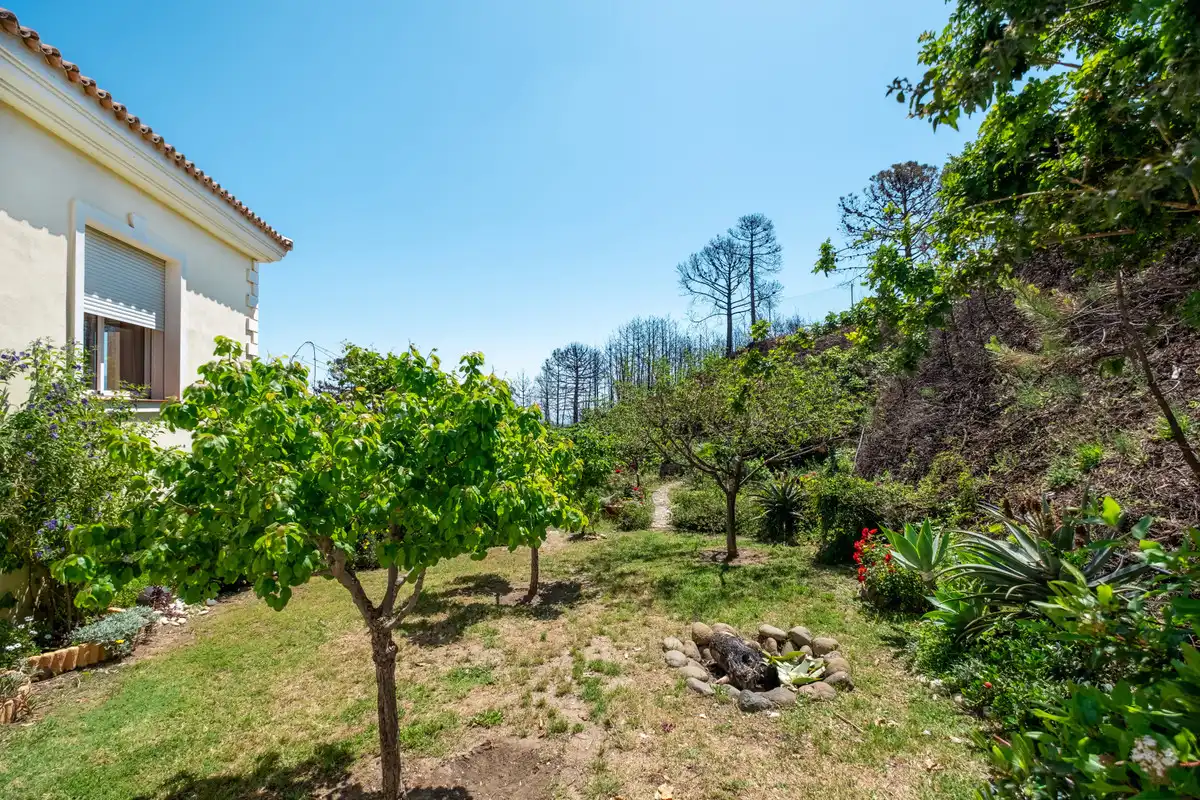 Jardín de Finca rústica en venta en Estepona con Aire acondicionado, Terraza y Trastero