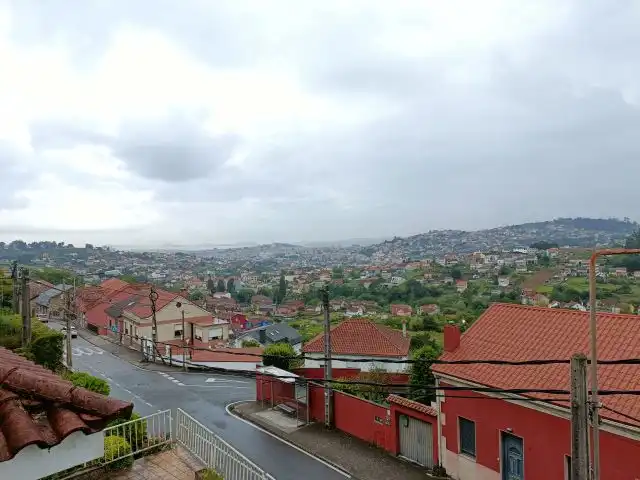 Vista exterior de Casa o chalet en venta en Vigo  con Calefacción, Jardín privado y Parquet
