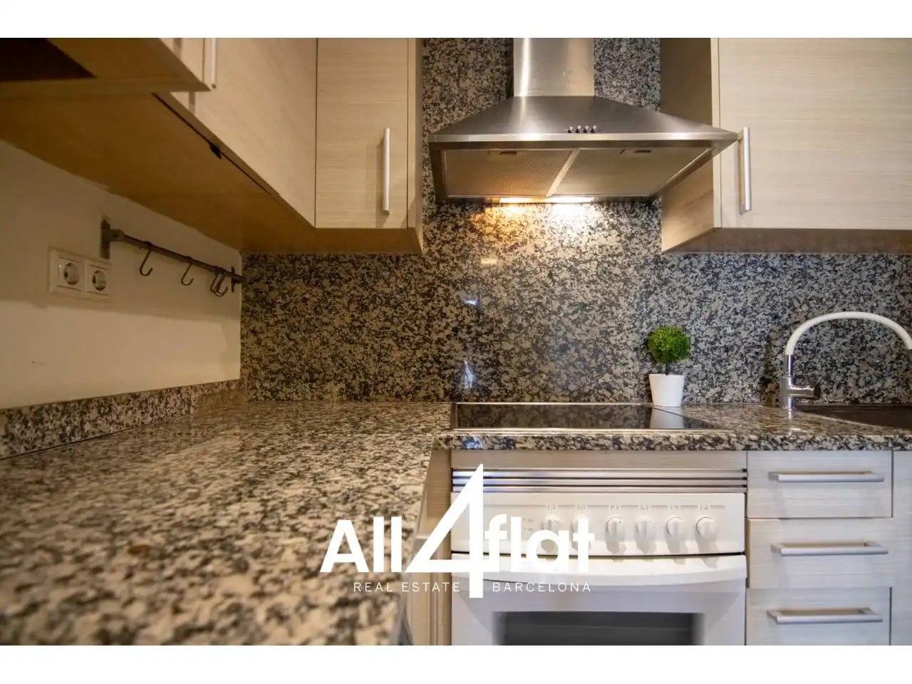 Cocina de Piso de alquiler en Barcelona con Parquet, Terraza y Amueblado
