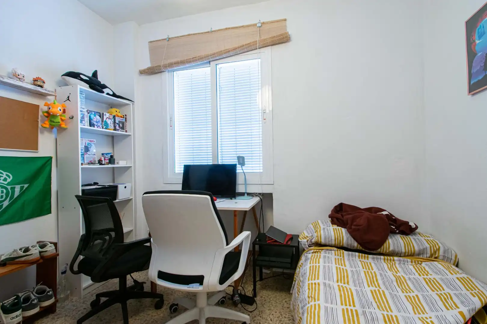 Bedroom of Flat for sale in Sevilla  with Air Conditioner, Terrace and Furnished