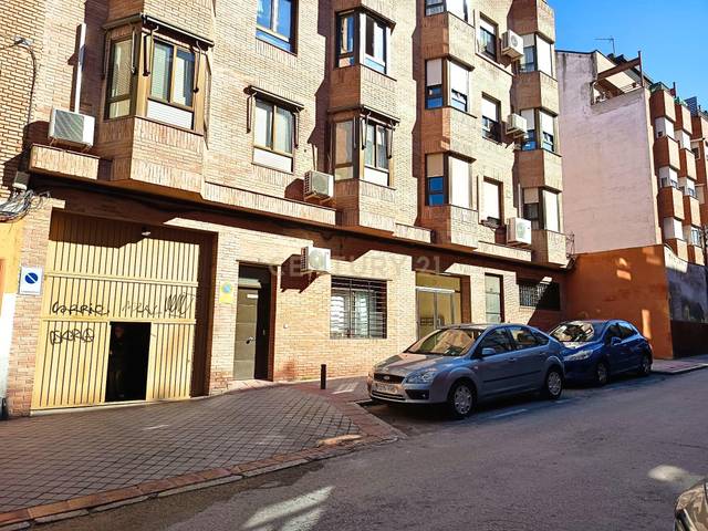 Garaje en Venta en Calle Enrique Velasco, Madrid, Spain, 29 en Numancia