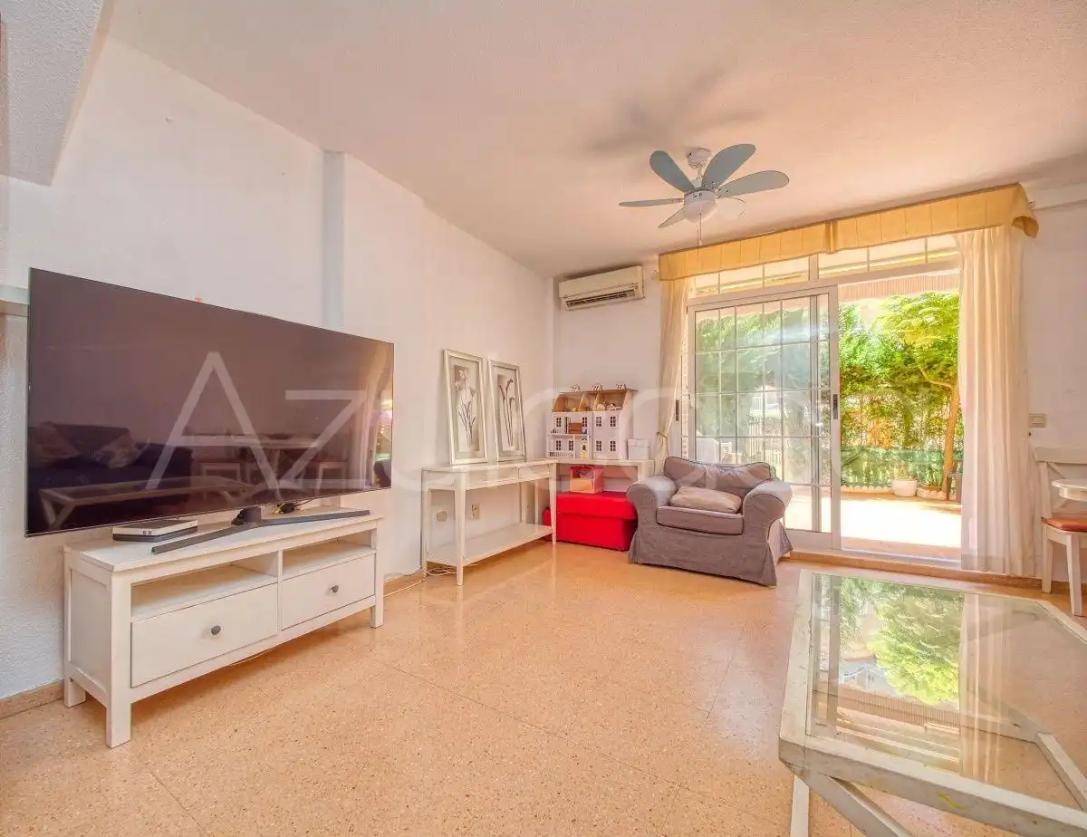 Wohnzimmer von Maisonette zum Verkauf in El Campello mit Klimaanlage, Abstellraum und Gemeinschaftspool