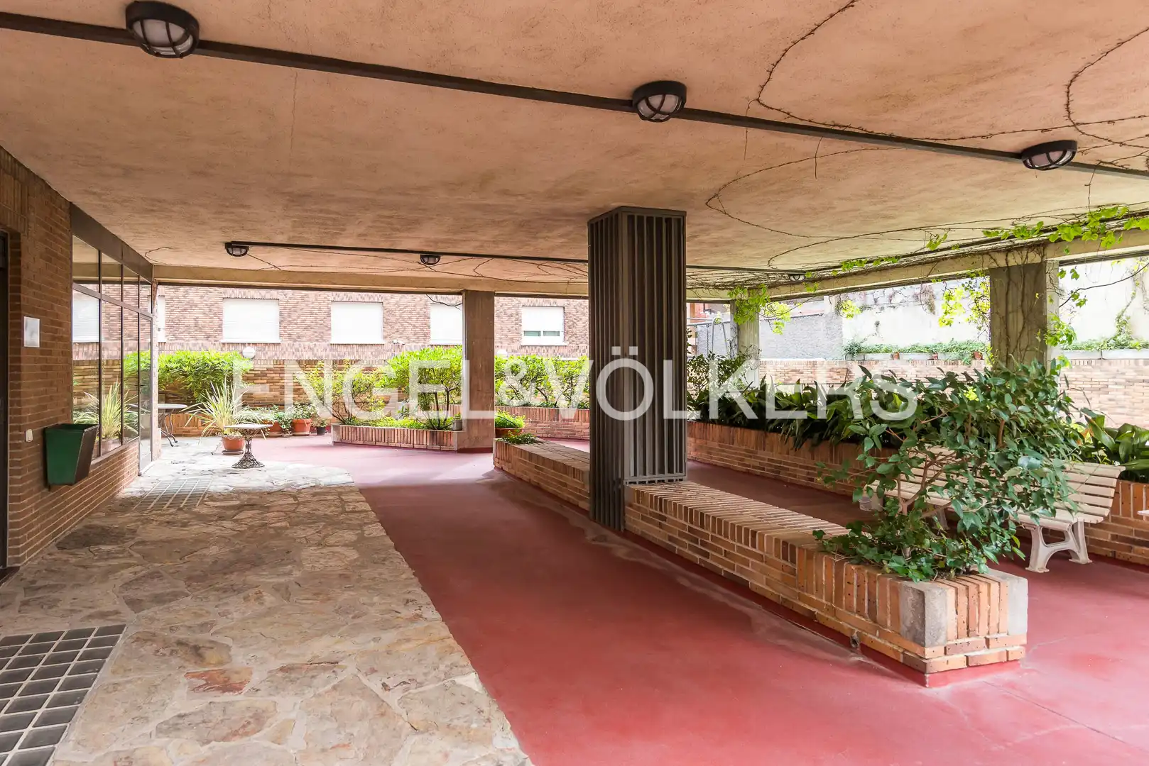 Terrassa de Pis en venda en Madrid amb Aire condicionat, Calefacció i Piscina