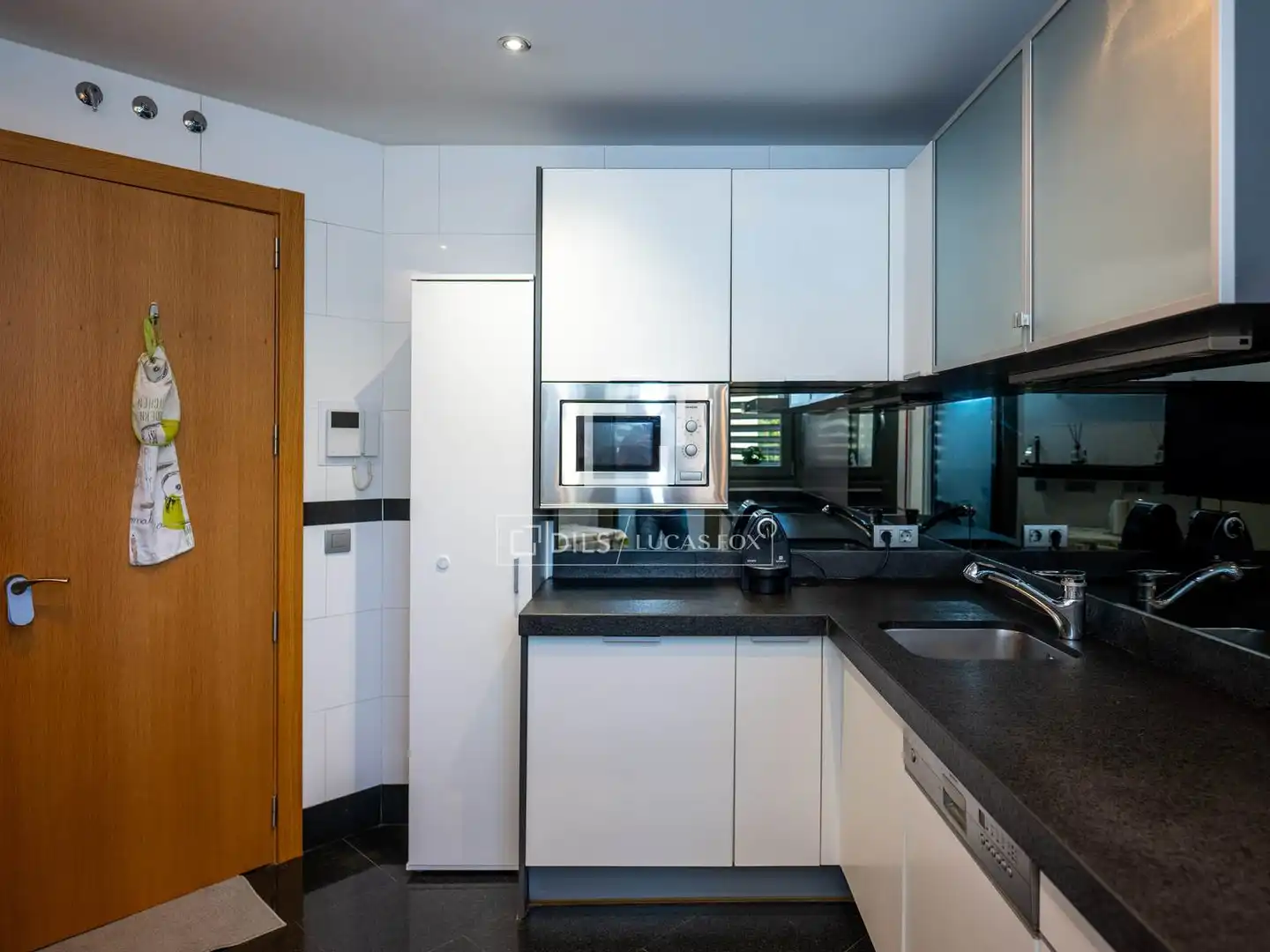 Kitchen of Flat for rent in Madrid  with Air Conditioner, Heating and Private garden