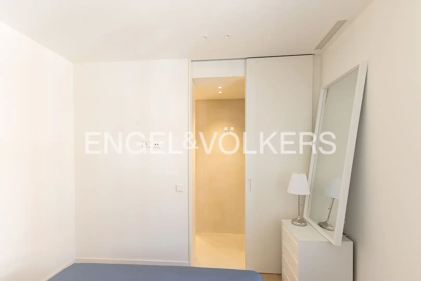 Schlafzimmer von Wohnung zur Miete in Madrid mit Klimaanlage, Heizung und Terrasse
