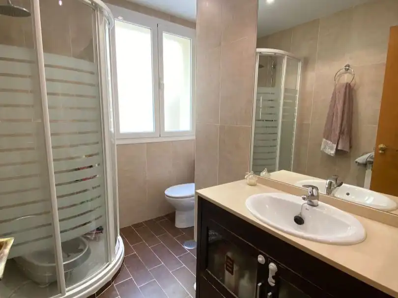 Bathroom of Flat for rent in  Madrid Capital  with Air Conditioner