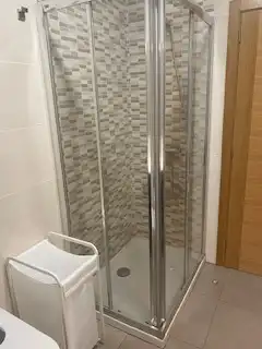 Bathroom of Flat for rent in Ourense Capital   with Heating, Parquet flooring and Terrace
