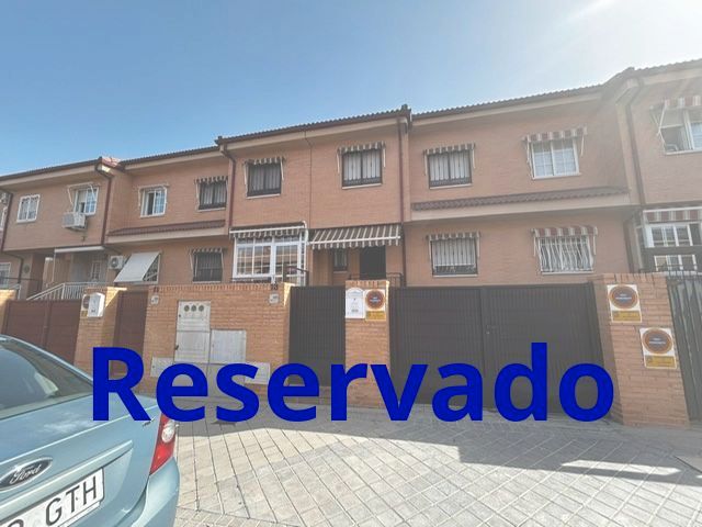 Vista exterior de Casa adosada en venta en Valdemoro con Aire acondicionado, Calefacción y Terraza
