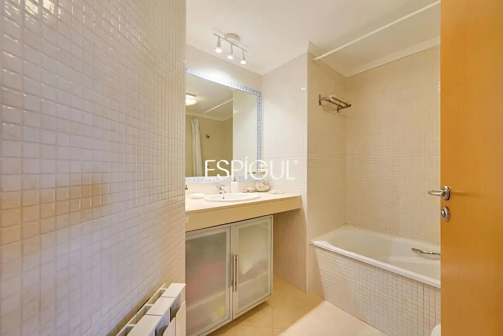 Baño de Piso en venta en Sant Cugat del Vallès con Calefacción, Parquet y Terraza