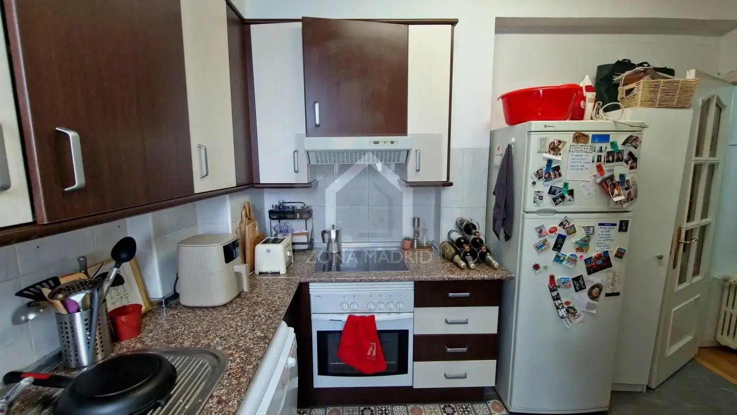 Kitchen of Flat for sale in Madrid  with Furnished