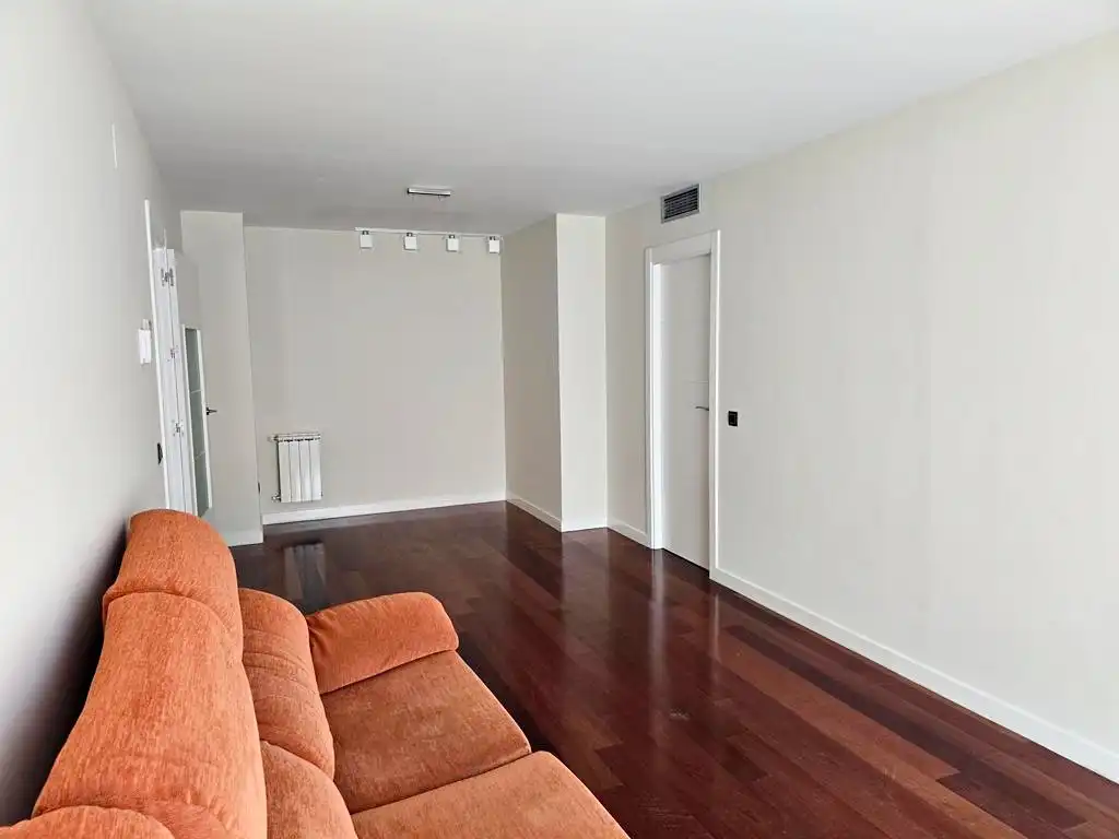 Sala d'estar de Dúplex de lloguer en Leganés amb Aire condicionat, Calefacció i Parquet