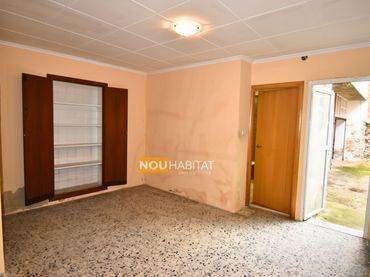 Rez-de-chaussée à vendre à Montserrat
