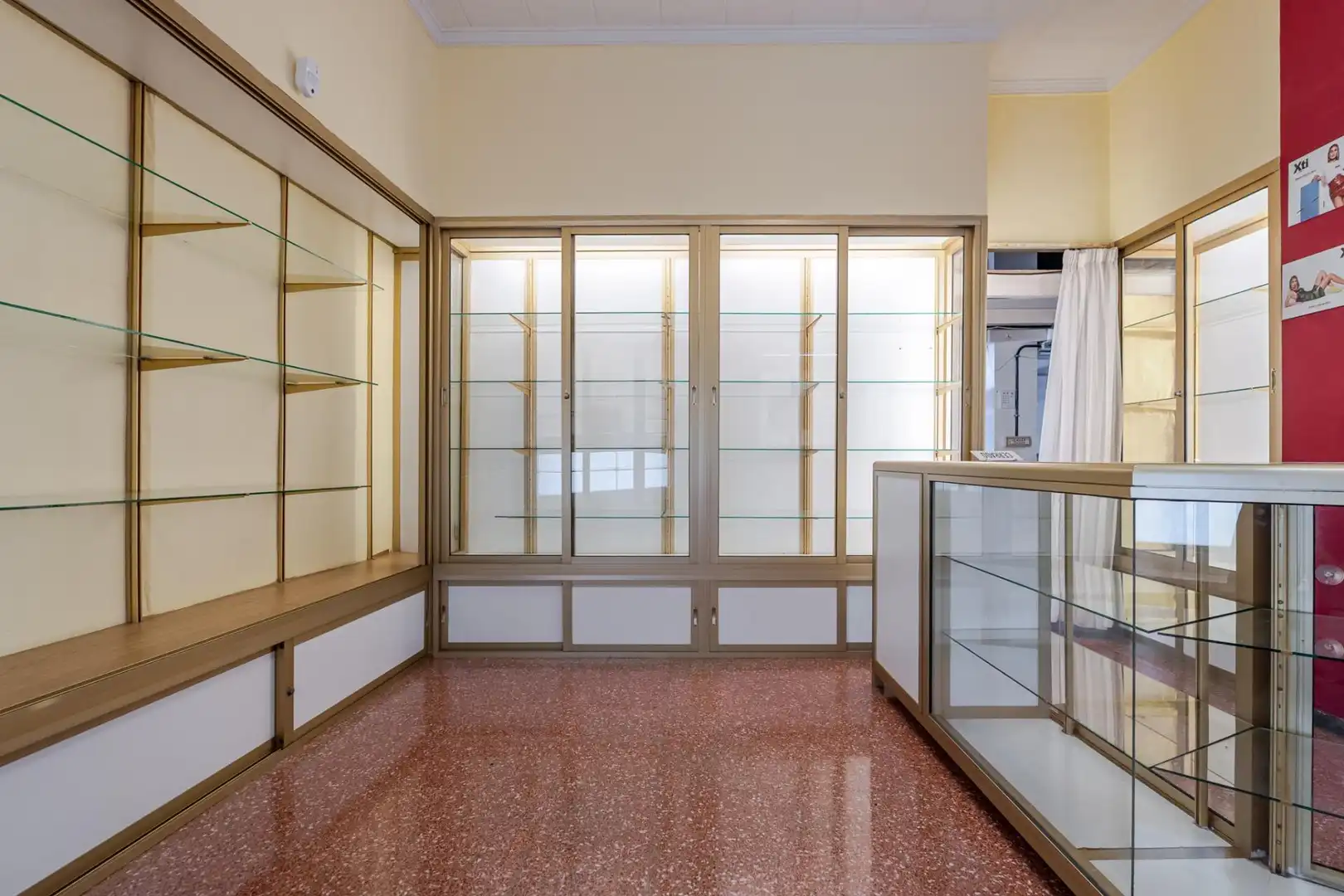 Local en venta en Ingenio con Amueblado