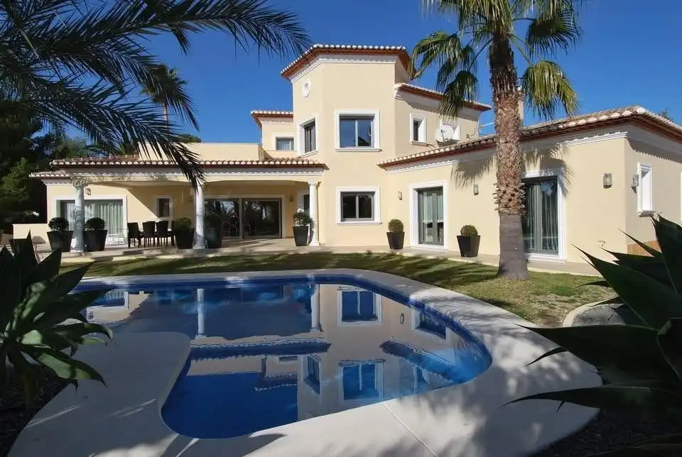 Casa con piscina in vendita a Avenida mediterrani, imagen 2