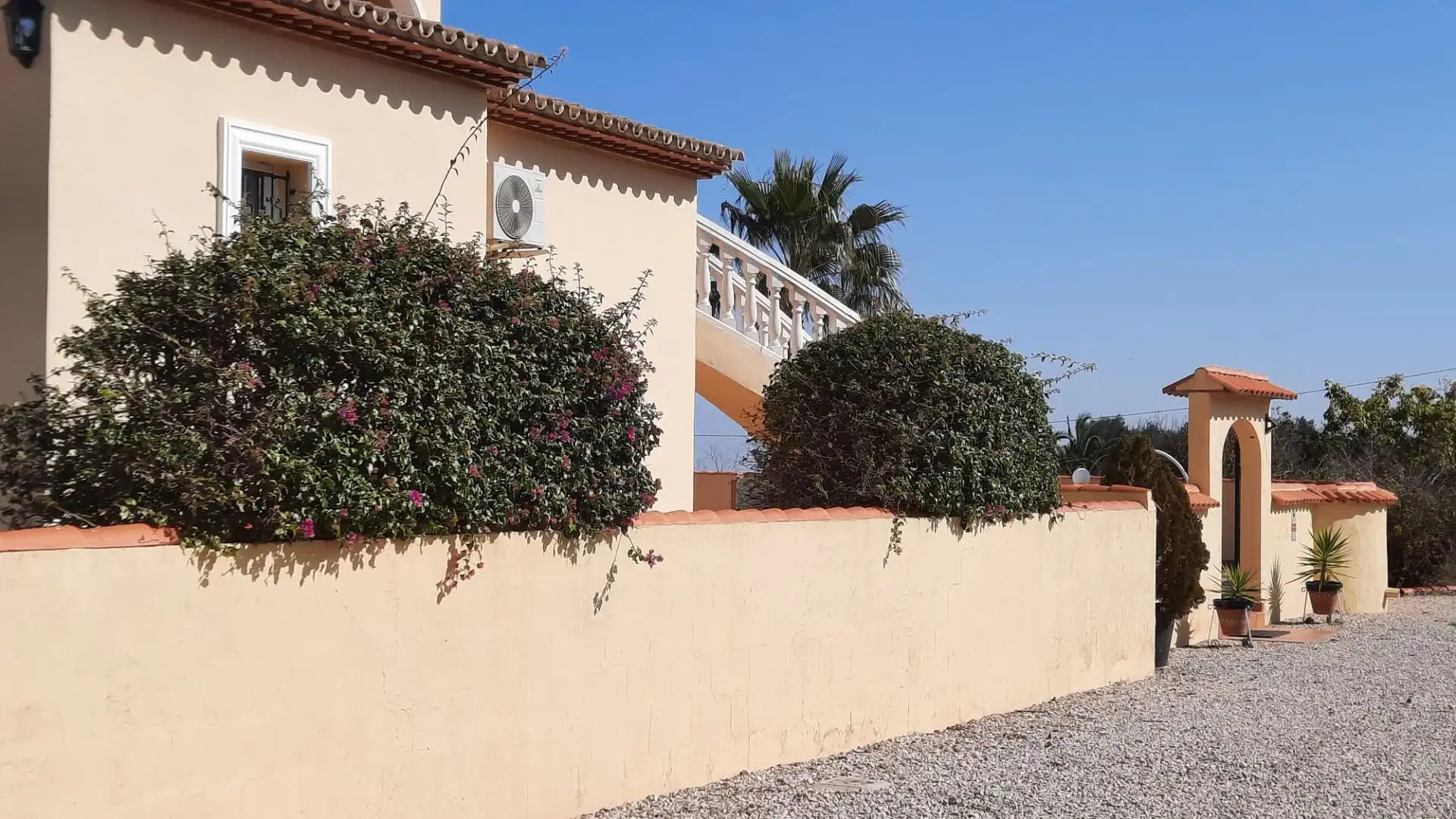 Vista exterior de Finca rústica en venda en Benidoleig amb Jardí privat, Terrassa i Piscina