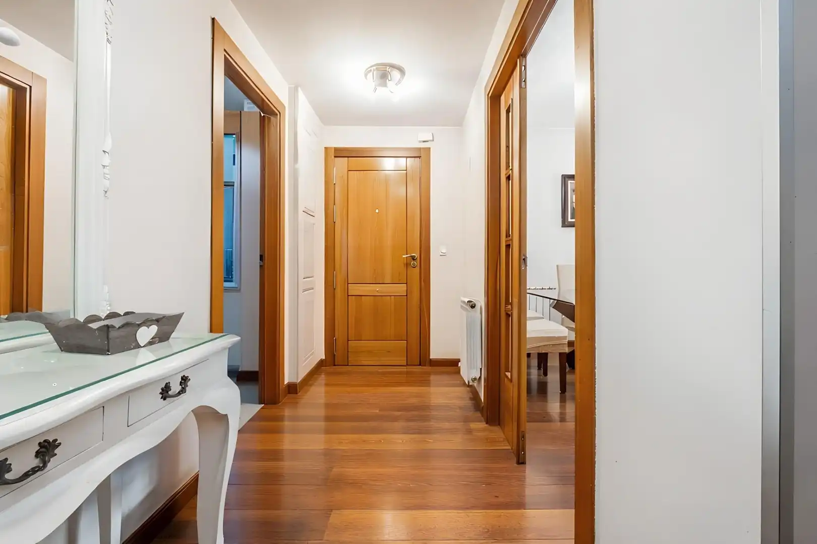 Wohnung zum Verkauf in Granada mit Heizung, Privatgarten und Balkon