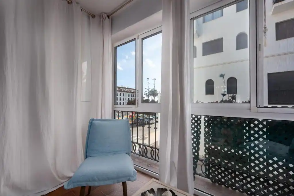 Apartamento con ascensor en venta en Puerto de la Duquesa, imagen 2