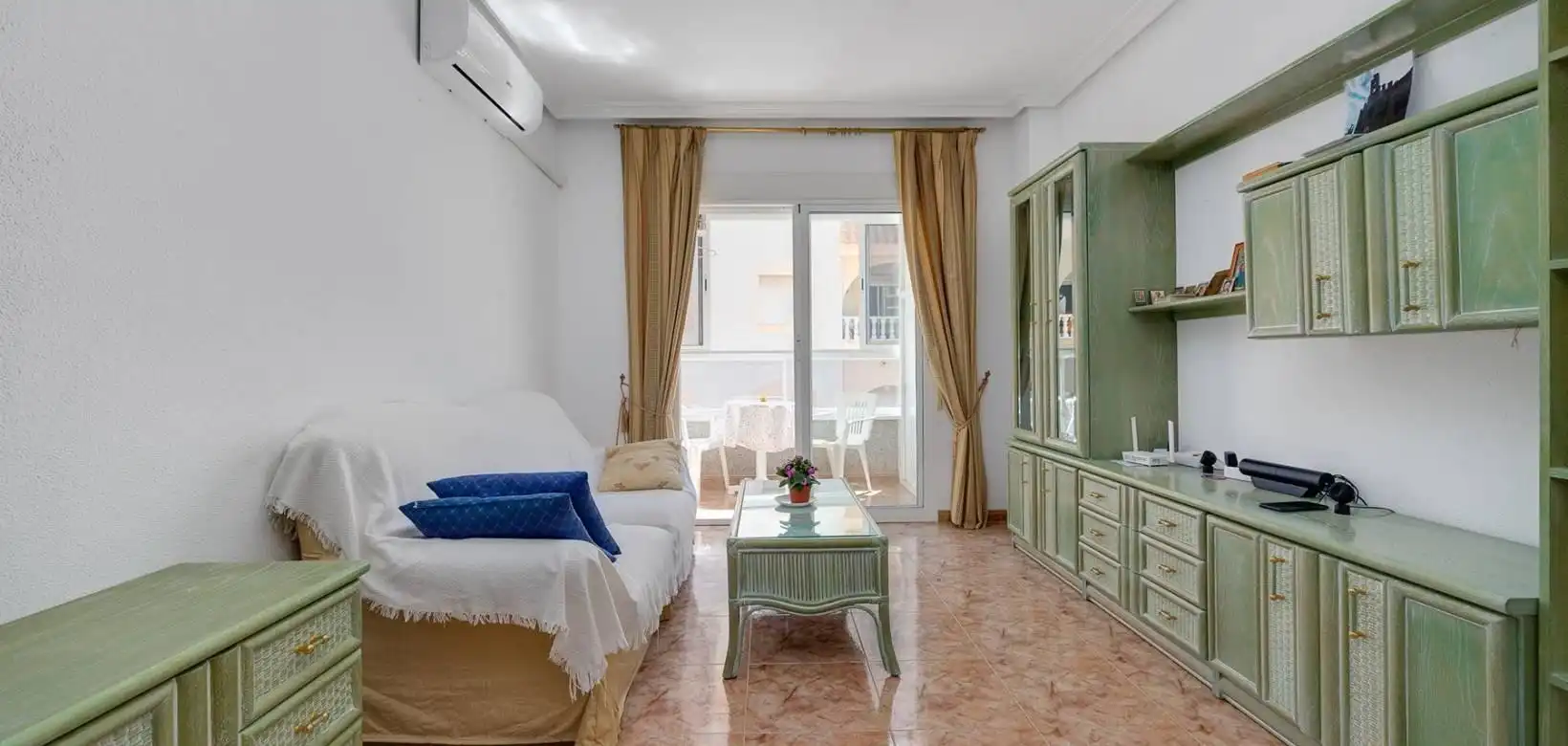 Sala d'estar de Apartament en venda en Torrevieja amb Aire condicionat, Calefacció i Terrassa