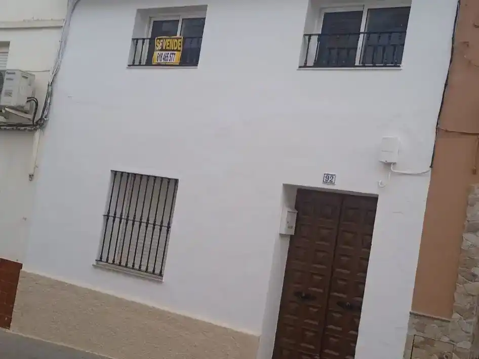 Vista exterior de Casa adosada en venda en Guareña amb Traster i Moblat
