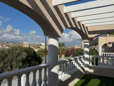 Villa con balcone in vendita a Pueblo Acantilado - Lanuza