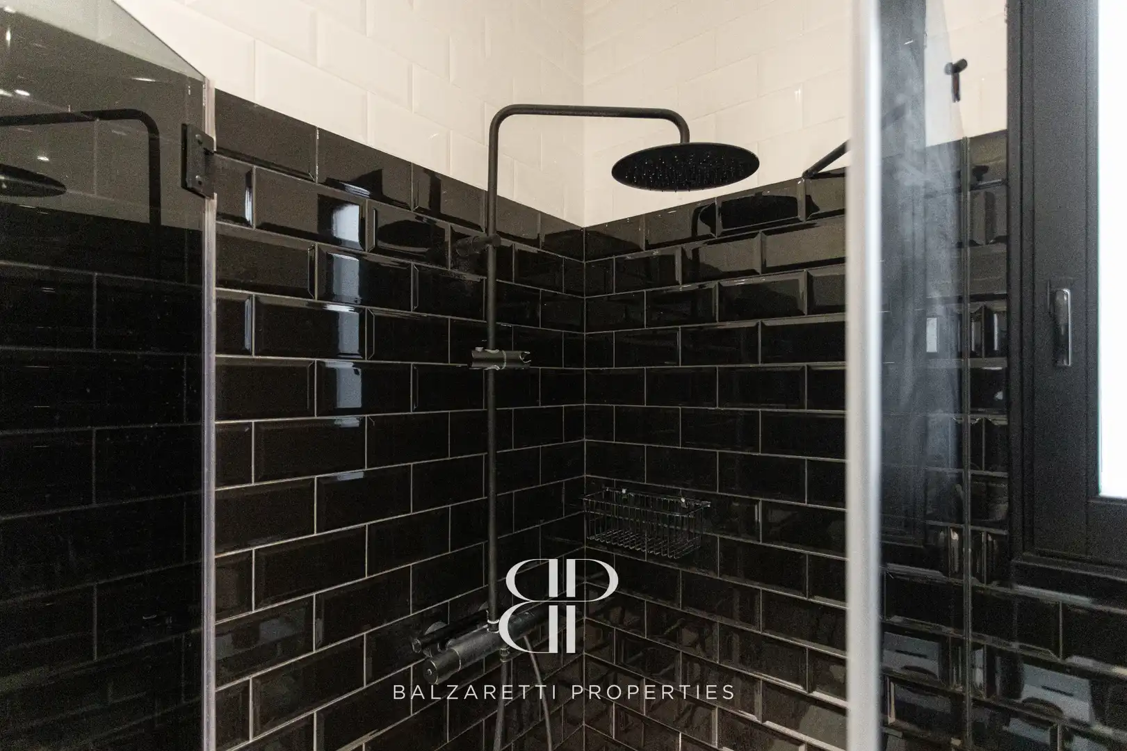 Badezimmer von Wohnung zur Miete in Barcelona mit Klimaanlage, Heizung und Parkett