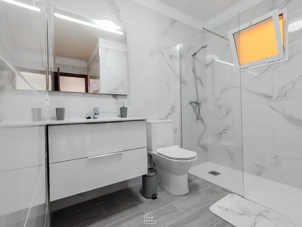 Baño de Piso para compartir en San Cristóbal de la Laguna con Parquet, Amueblado y Horno