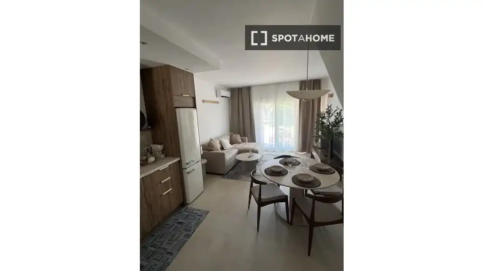 Vista exterior de Apartament per a compartir en Mijas amb Aire condicionat, Terrassa i Moblat