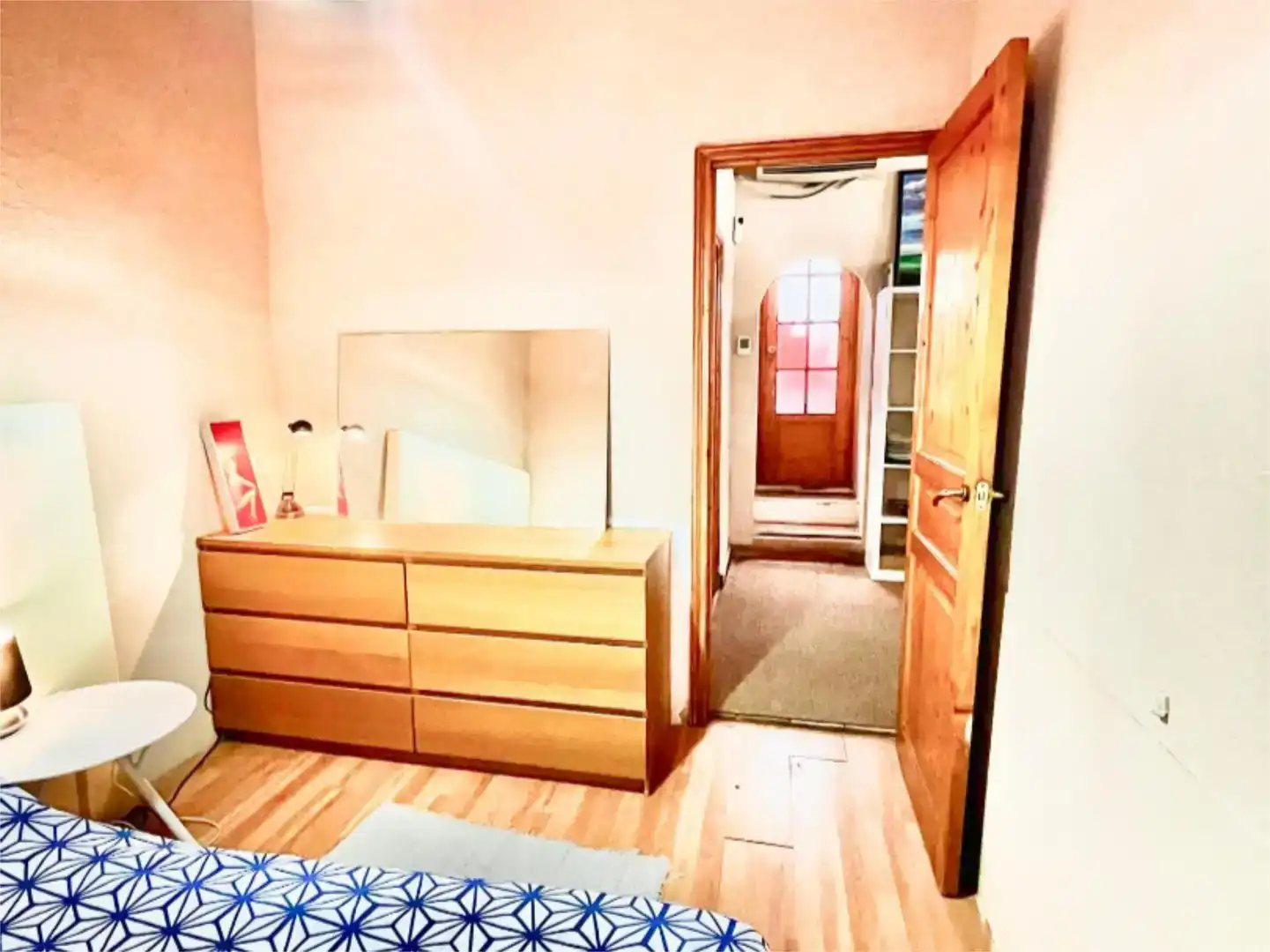 Habitación de Casa o chalet en venta en  Barcelona Capital con Balcón