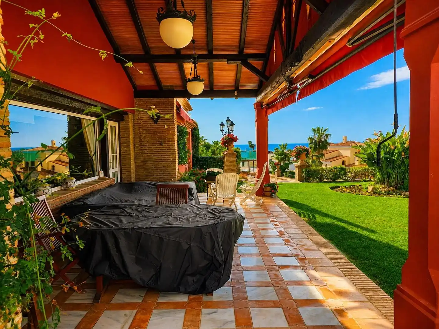 Terrassa de Casa o xalet en venda en Benalmádena amb Aire condicionat, Calefacció i Jardí privat