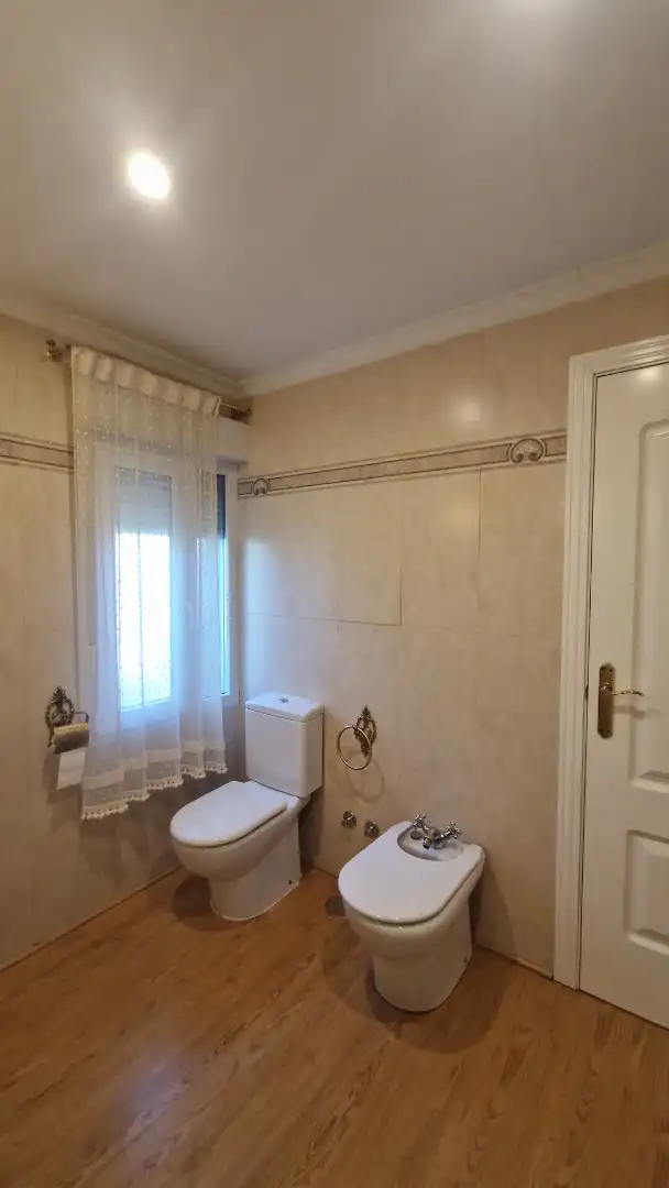 Baño de Casa o chalet en venta en Villalbilla con Aire acondicionado, Calefacción y Jardín privado