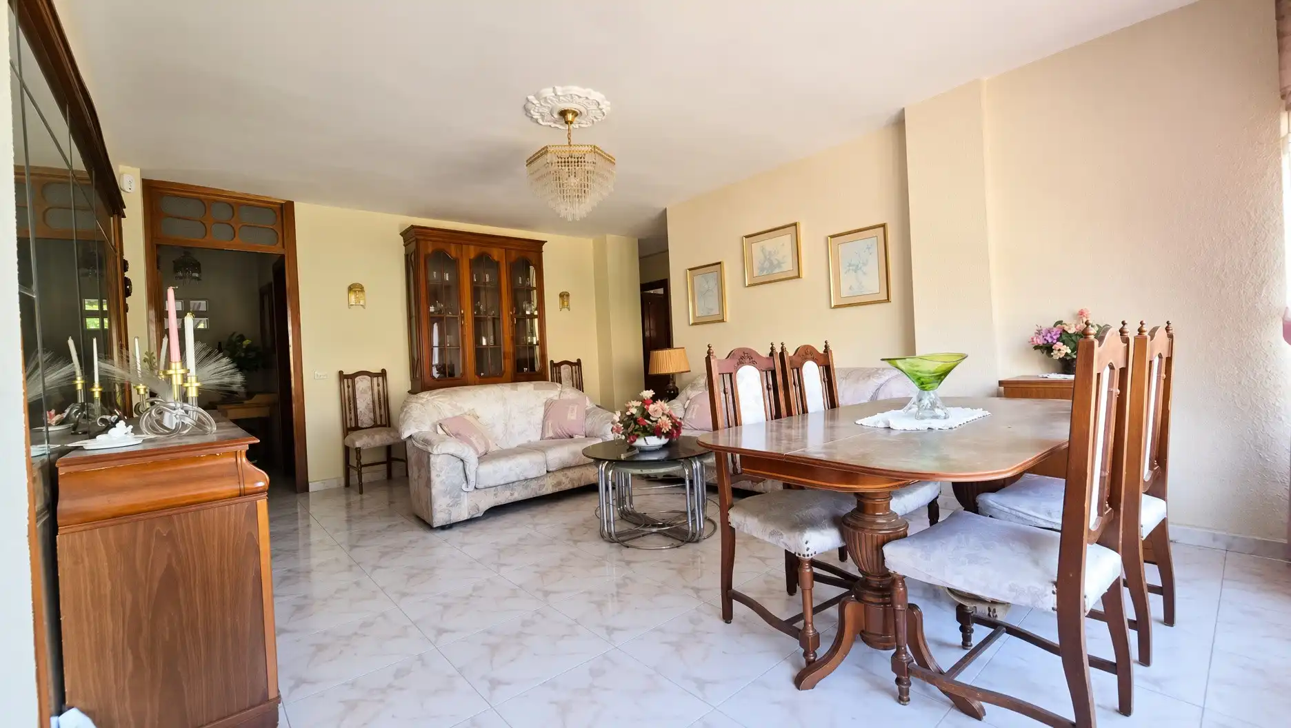 Menjador de Apartament en venda en Marbella amb Moblat i Internet