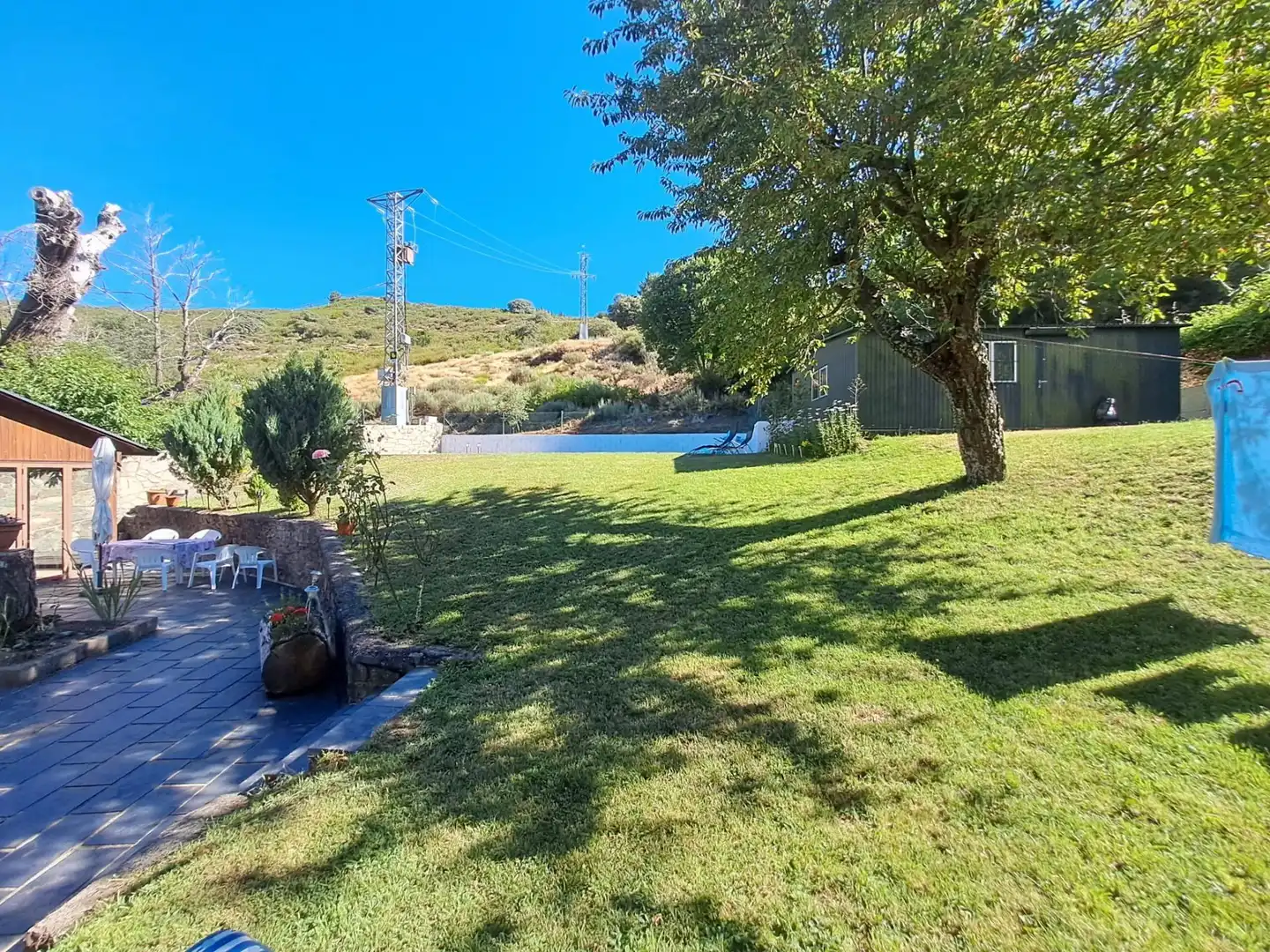 Jardí de Finca rústica en venda en Vega de Espinareda amb Calefacció, Piscina i Moblat